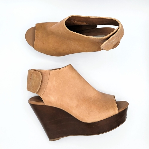 Steve Madden Bestiee Leather Wooden Peep Toe Platform Wedge Size 8